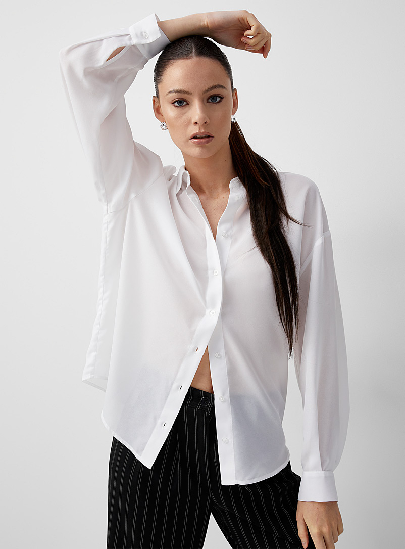 Icône Light Grey Shiny flowy chiffon blouse for women