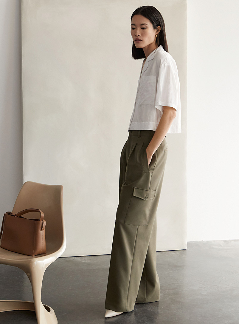 Contemporaine: Le pantalon cargo large à taille haute Vert foncé - Mousse pour femme