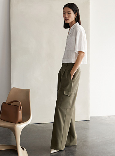 The Pintuck Pant in Mercury Stretch