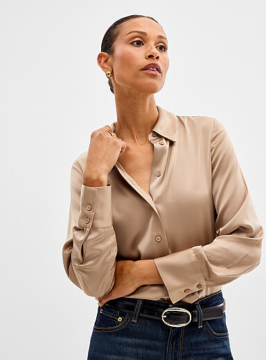 Loose fluid satin shirt