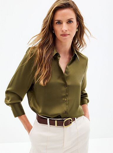 Contemporaine: La chemise ample satin fluide Vert bouteille - Sapin pour femme