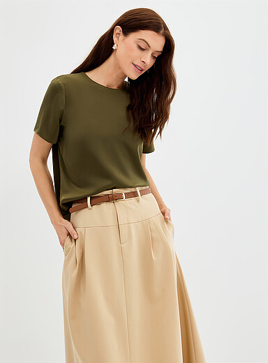 La blouse carr&eacute;e satin fluide