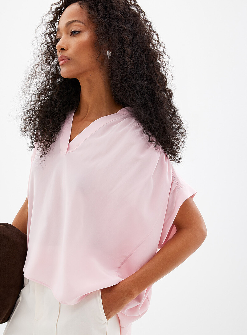 Contemporaine Off White Pleated cap-sleeve pure silk blouse for women