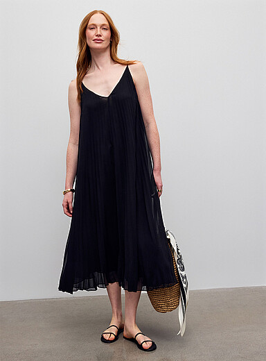 La robe midi chiffon pliss&eacute;