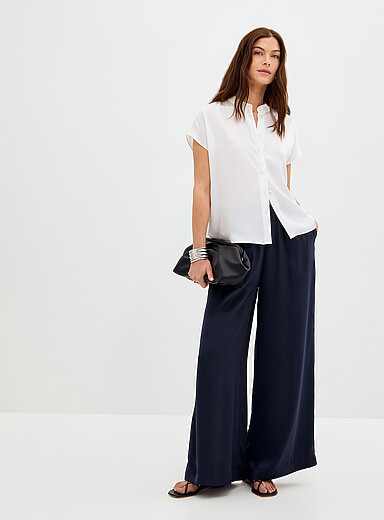 Le pantalon satin&eacute; taille &eacute;lastique <b>Coupe : jambe large, taille haute</b>