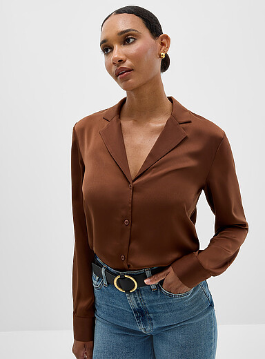 La chemise satin&eacute;e col crant&eacute;