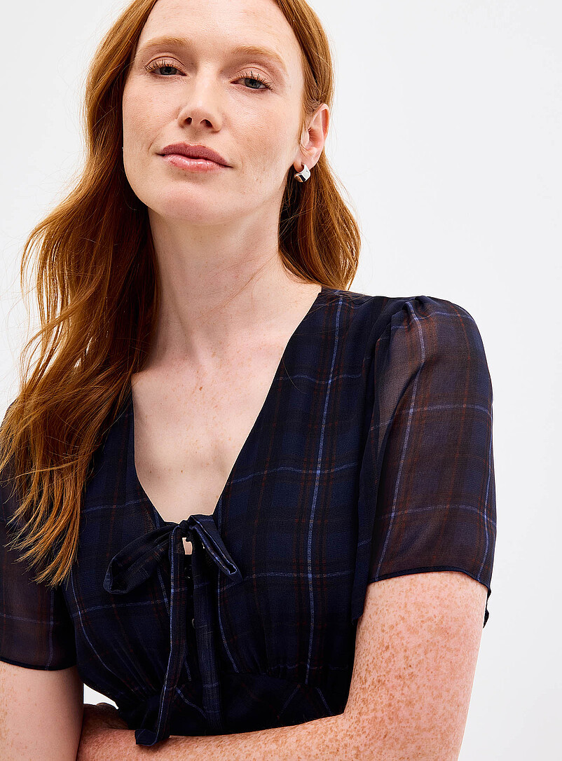 Contemporaine: La robe col boucle chiffon &agrave; carreaux Bleu &agrave; motifs pour femme