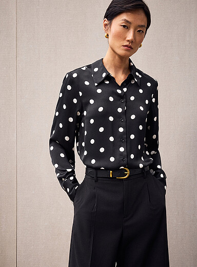 Contemporaine: La chemise ample satin &agrave; pois Noir &agrave; motifs pour femme