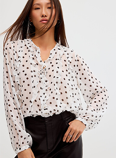 Contemporaine: La blouse diaphane pois et volants Blanc et noir pour femme