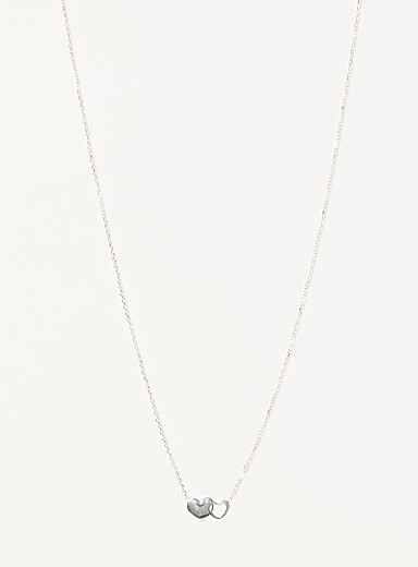 Small interlaced heart chain