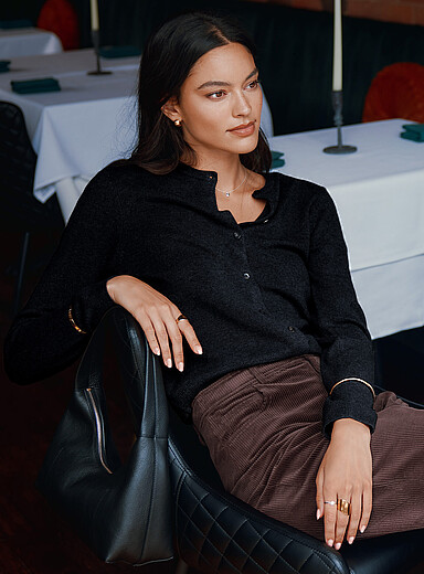 Contemporaine: Le cardigan ultradoux pur cachemire Noir pour femme