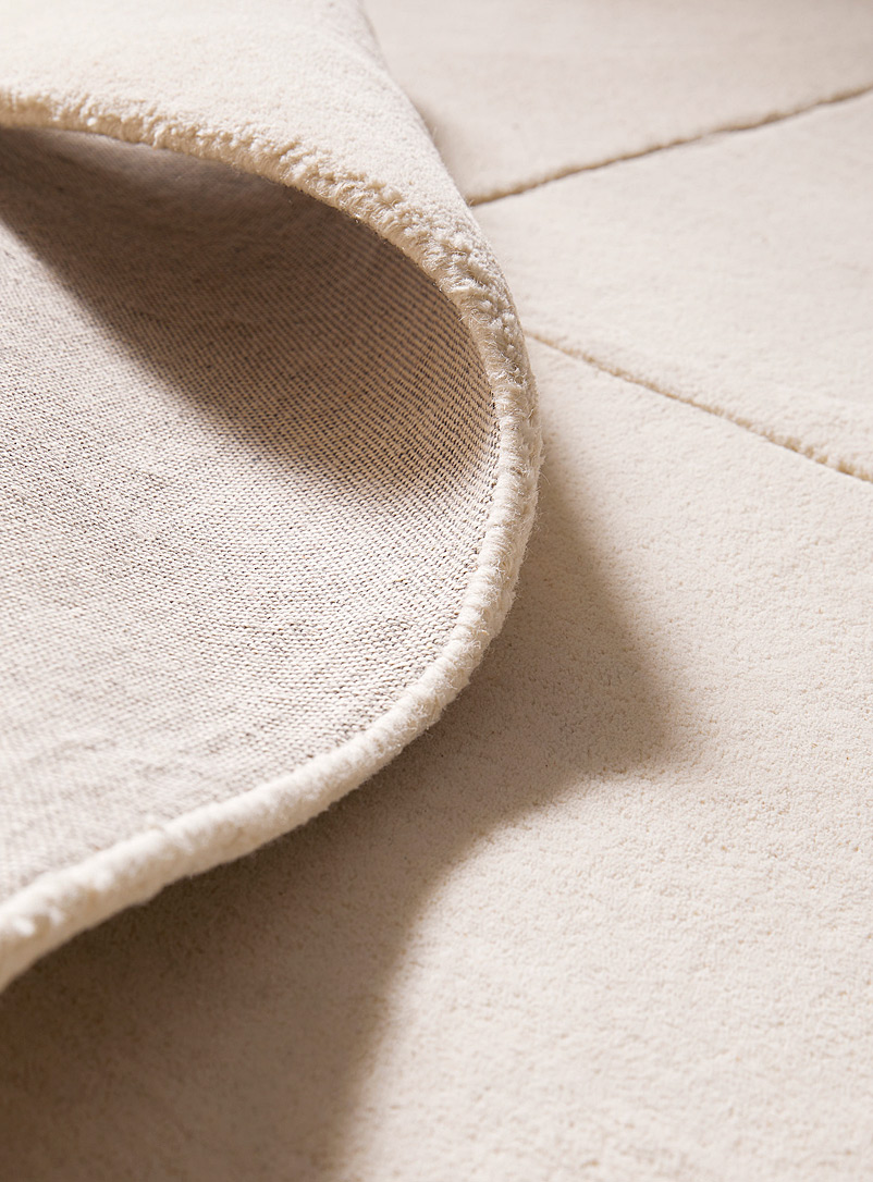 Simons Maison: Le tapis artisanal pure laine ton sur ton g&eacute;o Voir nos formats offerts Blanc cass&eacute;