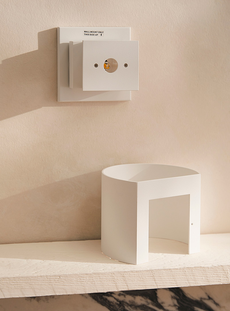 Simons Maison: L'applique moderne incurv&eacute;e Noir