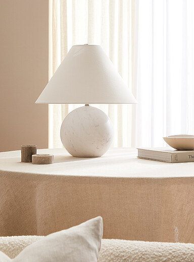 Lampe de table &agrave; base sph&eacute;rique en marbre