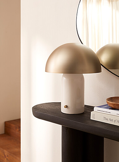 Domed shade sleek table lamp