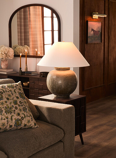 La lampe classique en c&eacute;ramique couleur olive