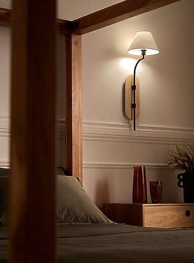 Antique bronze finish wall sconce