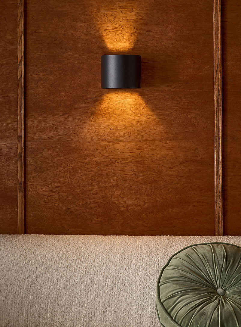 Curved modern sconce product image (primary)