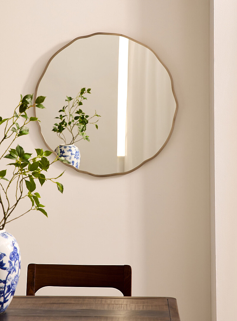 Irregular frame round mirror product image (primary)