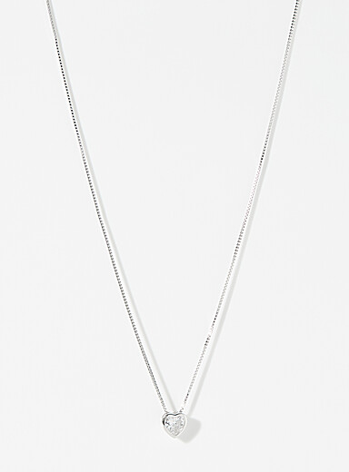 La cha&icirc;ne argent c&oelig;ur facett&eacute;