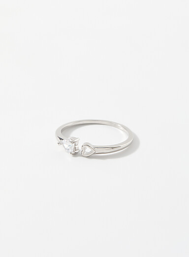 La bague argent&eacute;e c&oelig;ur scintillant 
