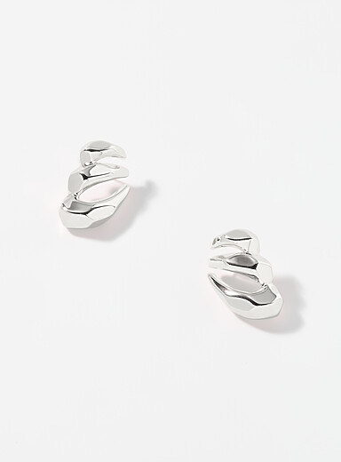 Les boucles d'oreilles effet triple Presence