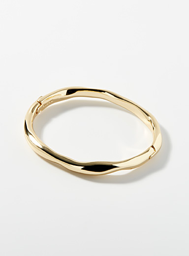 Le bracelet jonc martel&eacute;