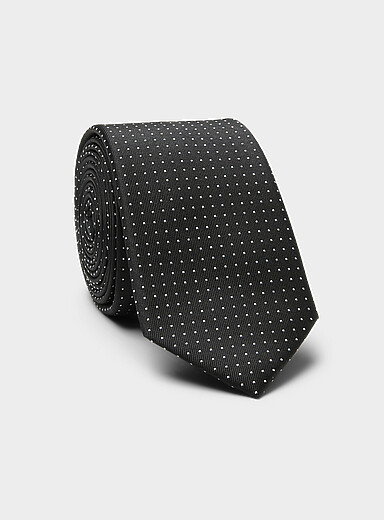 Dotwork tie