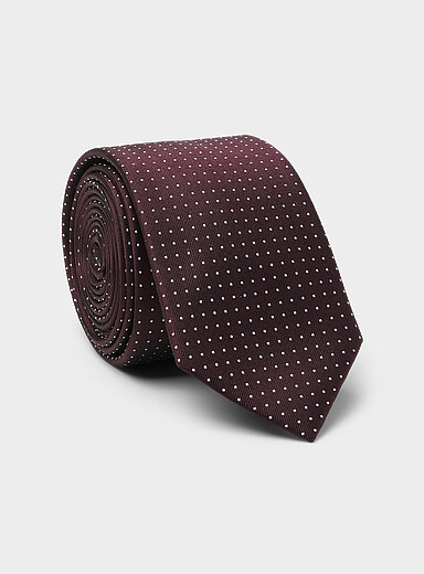 Dotwork tie