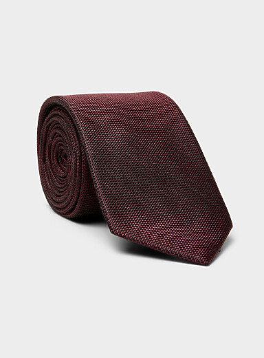 La cravate satin&eacute;e jacquard damier