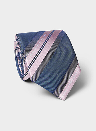 Pale pink stripe tie