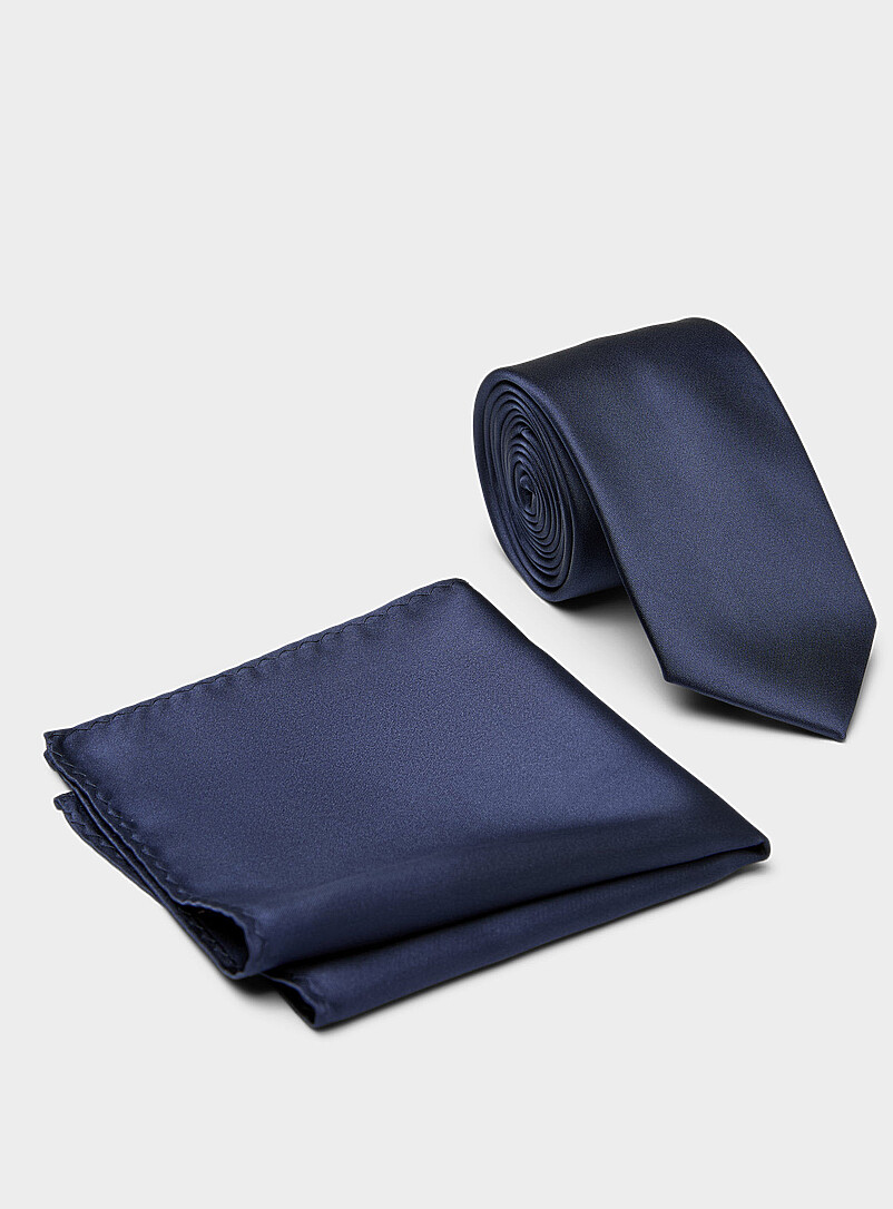 Solid tie and pocket square set product image (primary)