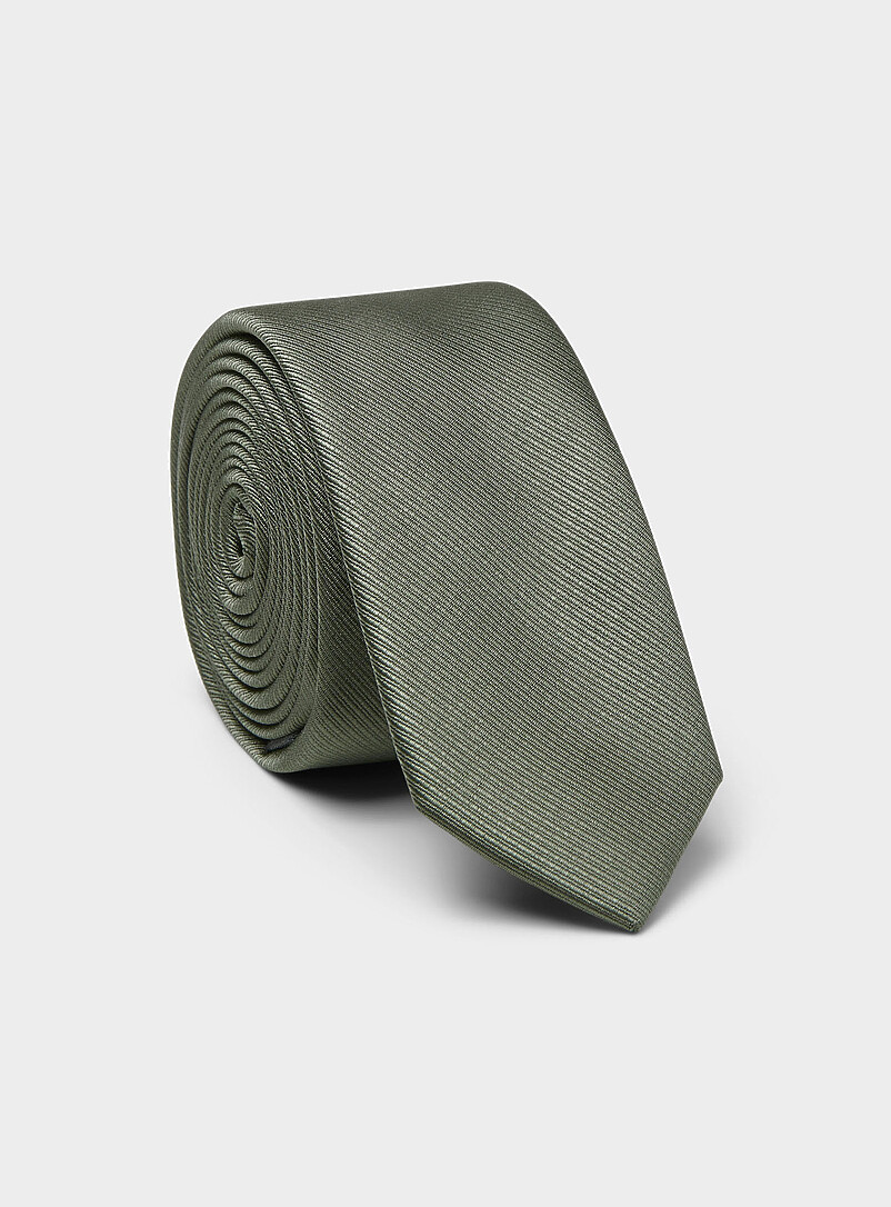 Finely ribbed tie product image (primary)