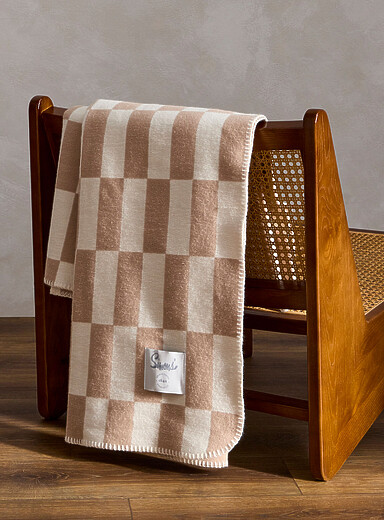 Soothing checks throw 130 x 170 cm