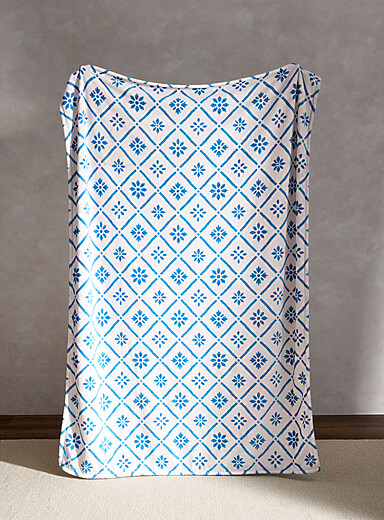 Azulejo soft plush throw 130 x 180&nbsp;cm