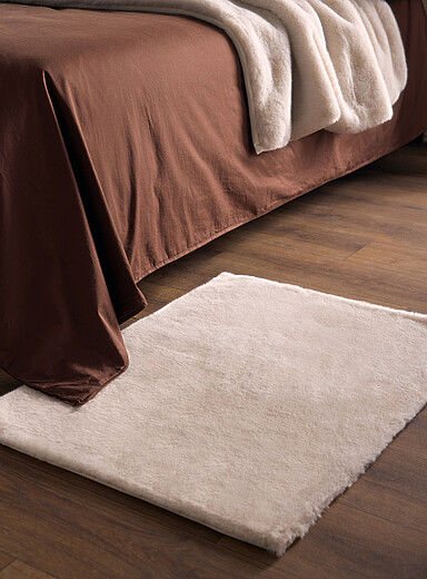 Le tapis fausse fourrure ultradouce Voir les formats offerts