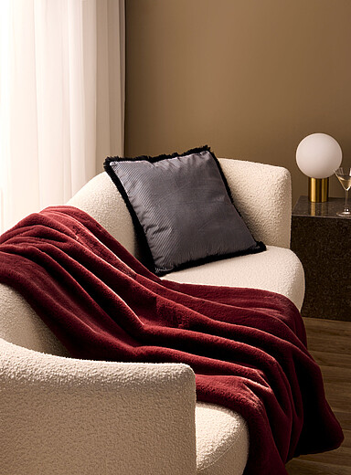 Ultra-soft faux-fur throw 130 x 160 cm