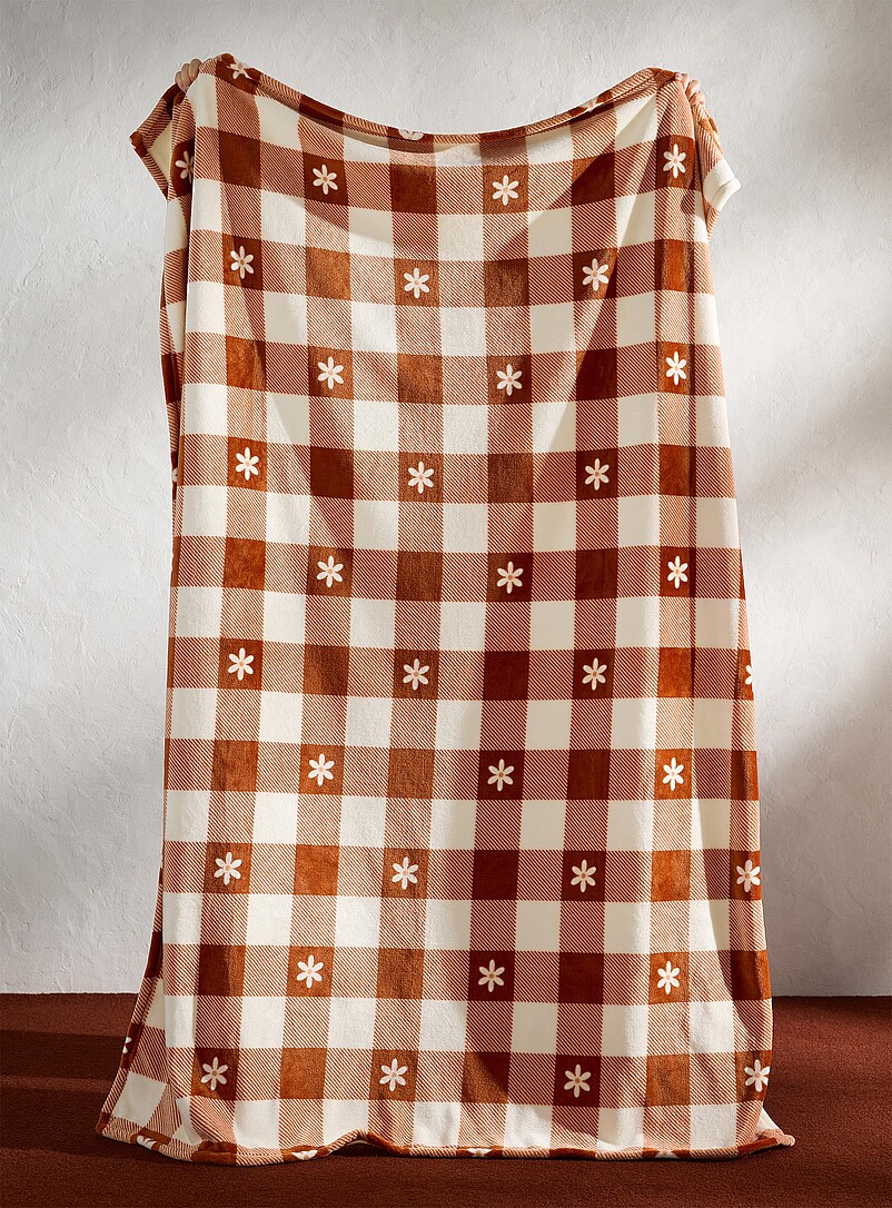 Checkers and flowers soft plush throw 130 x 180 cm product image (primary)