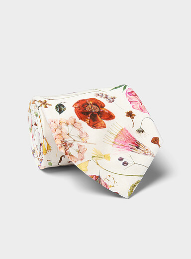 Colourful flowers tie