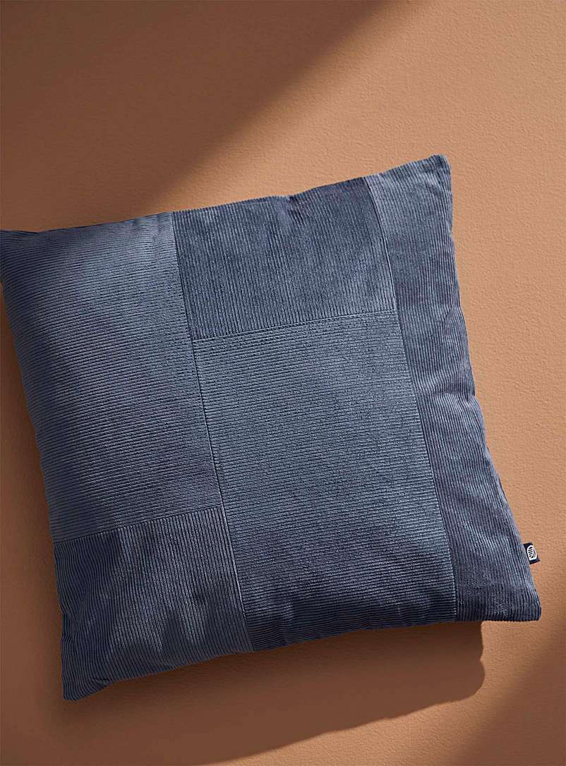 Simons Maison: Le coussin velours côtelé patchwork 45 x 45 cm Bleu pâle-bleu poudre