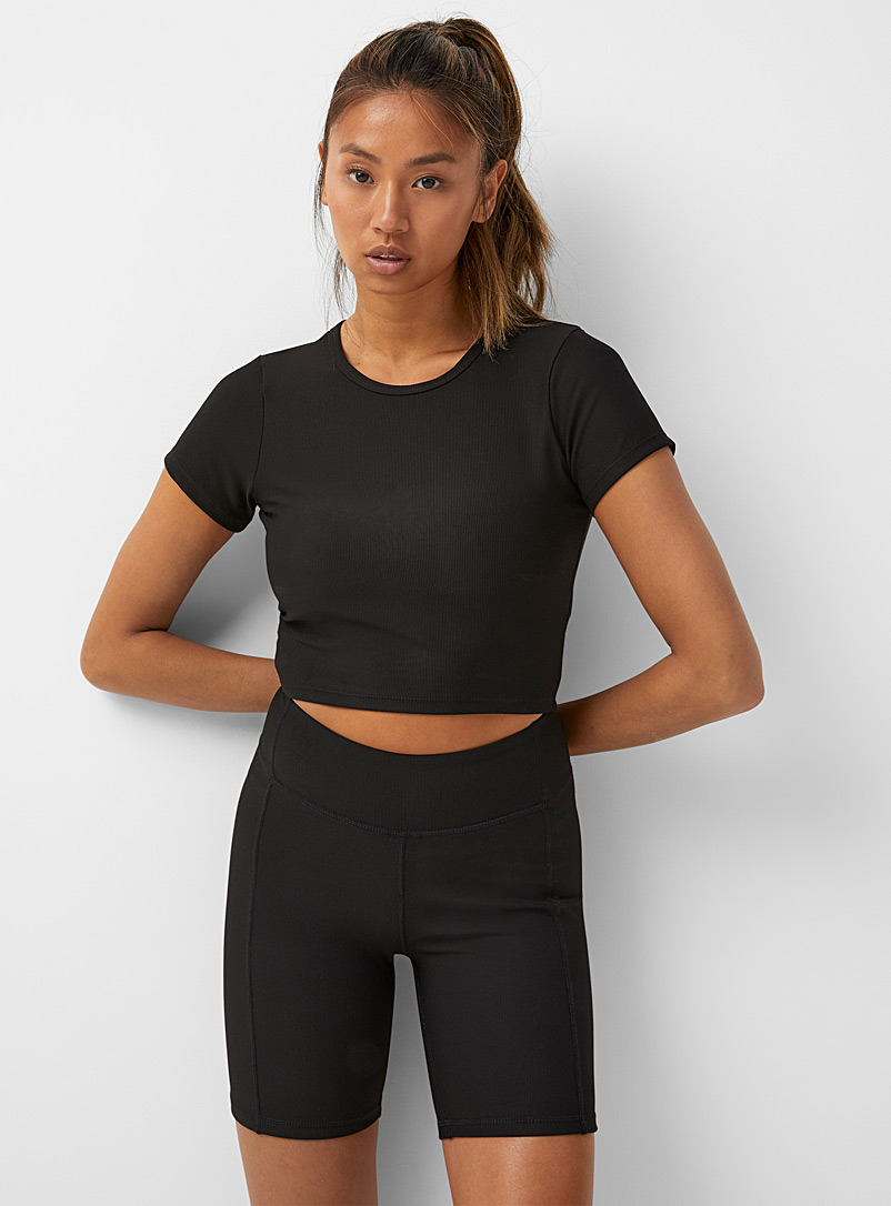 I.FIV5 Black Fitted ribbed crop top for women