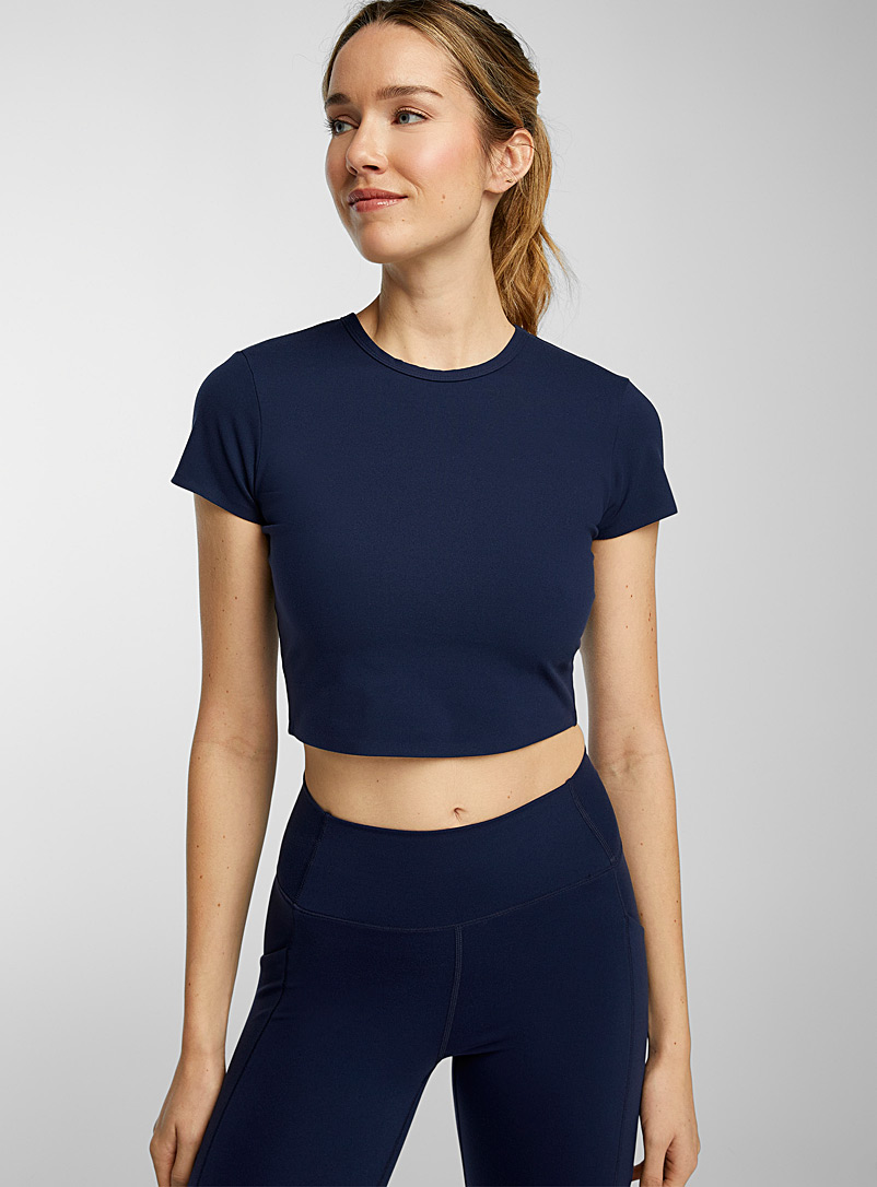 I.FIV5: Le t-shirt court ajusté ultradoux Bleu foncé pour femme
