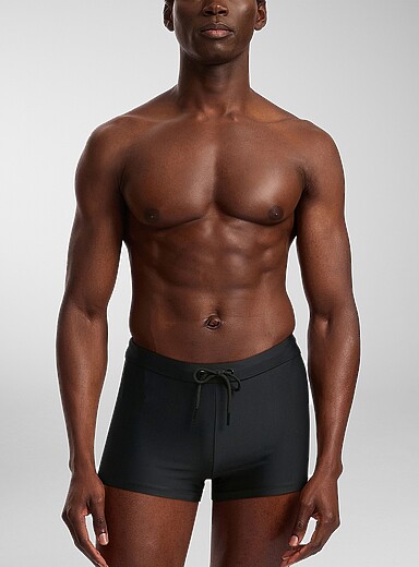 Simons: Le maillot short ajust&eacute; monochrome Noir pour homme