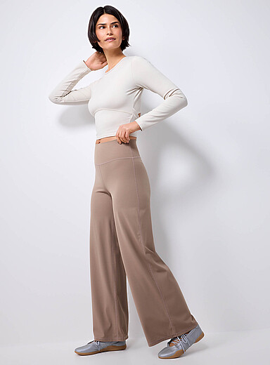 Velvety wide-leg pant