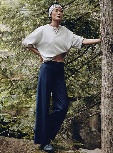 I.FIV5 Navy/Midnight Blue Velvety wide-leg pant Length: 30.5" for women