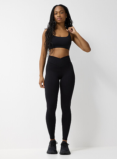 Le legging toucher velout&eacute; taille crois&eacute;e Longueur 27 po