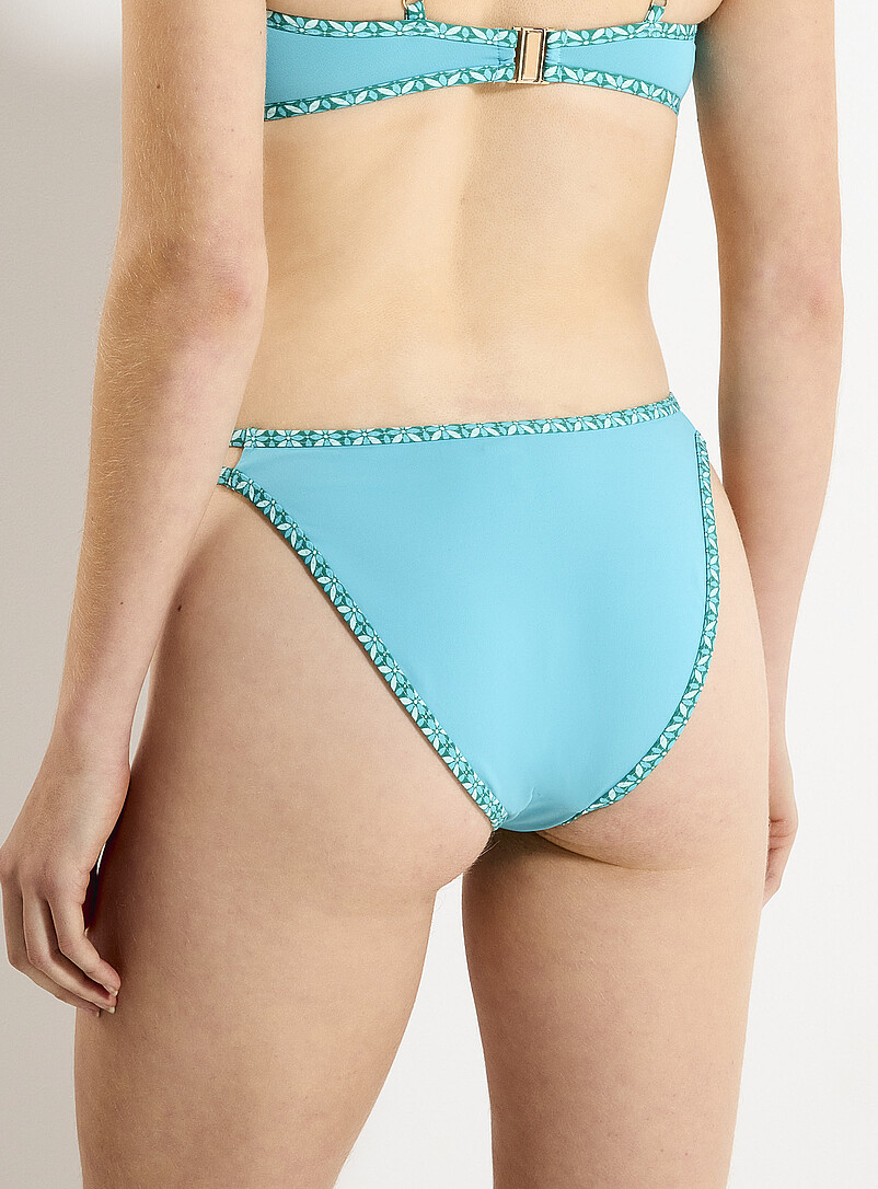 Eye-catching trim high-cut cheeky bottom product image 2