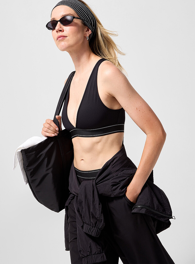 Retro crossed-back triangle sports bra product image 3