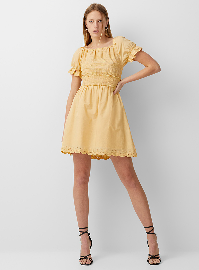 Icône Golden Yellow Broderie anglaise off-the-shoulder dress for women