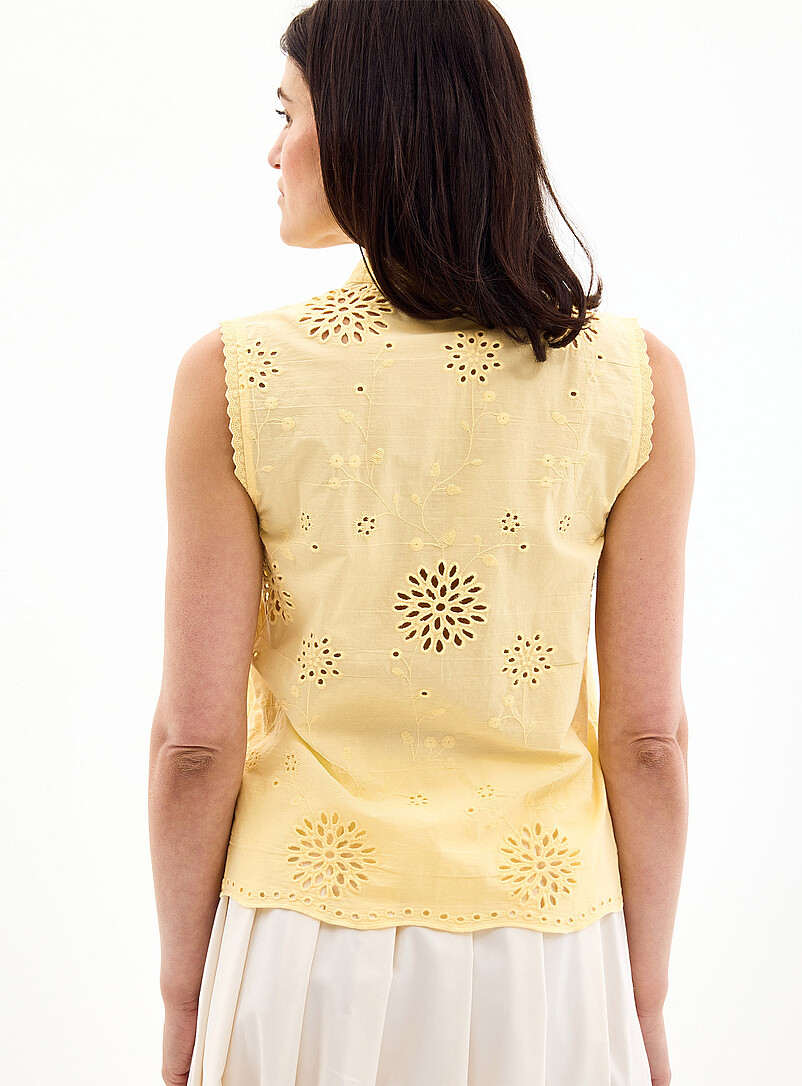 Contemporaine: La chemise sans manches broderie anglaise Jaune dor&eacute; pour femme